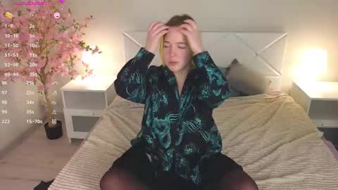 manic_pixie_ online show from 02/01/25, 10:59