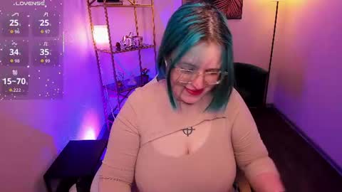 manic_pixie_ online show from 06/16/26, 04:09