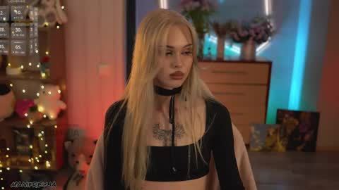 Amelie online show from 04/24/26, 08:11