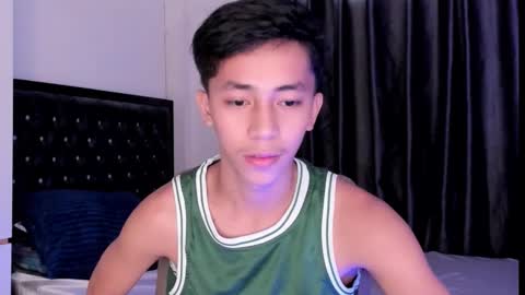 Snapshot of manofyour_lustxx chatting on 12/05/25, 02:42 MR. JAY online show from 12/05/25, 02:42