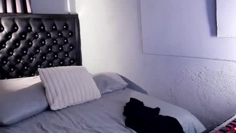 Snapshot of manofyour_lustxx chatting on 12/13/25, 08:14 MR. JAY online show from 12/13/25, 08:14