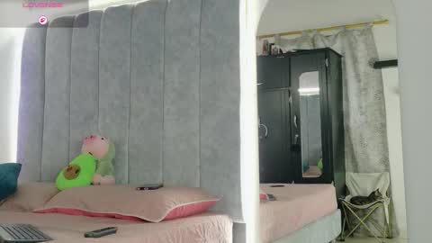 Snapshot of manu_montoya_ chatting on 03/04/26, 06:03 Manu online show from 03/04/26, 06:03