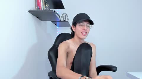 Manuel online show from 12/31/24, 06:24