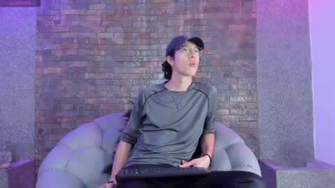 Manuel online show from 01/04/25, 07:44