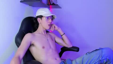 Manuel online show from 02/20/25, 02:29