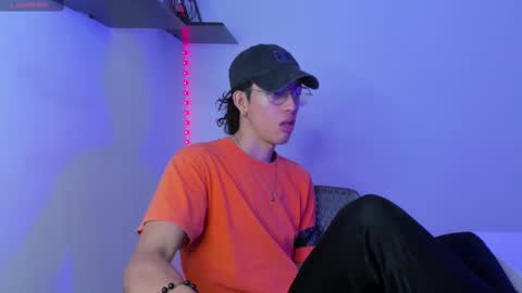 Manuel online show from 02/25/25, 08:09