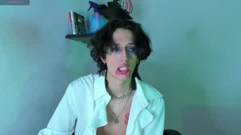 Manuel online show from 10/31/25, 07:26