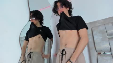 Manuel online show from 11/21/25, 12:04