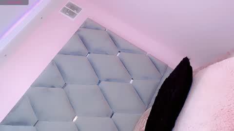 Manuela Kingsley online show from 12/27/24, 05:26