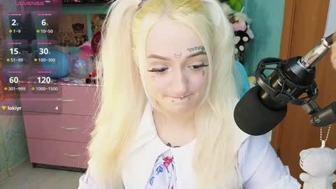 Manuela online show from 12/20/24, 08:01