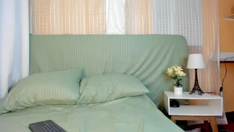 Manuela online show from 04/14/26, 11:55