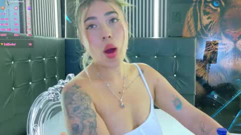 Manuela  online show from 10/02/25, 06:37