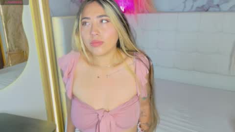 Manuela  online show from 12/21/25, 08:05