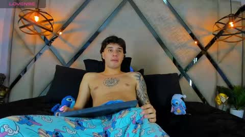 Manuel online show from 03/22/26, 04:32