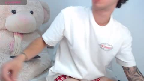 Snapshot of manuelr77 chatting on 05/09/26, 03:01 Manuel online show from 05/09/26, 03:01