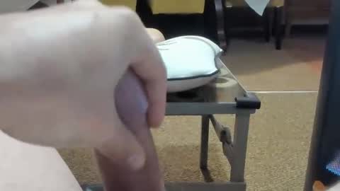 Snapshot of manumanu8585 chatting on 02/19/26, 02:02 manumanu8585 online show from 02/19/26, 02:02