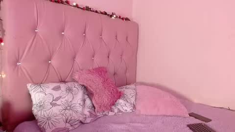 Snapshot of manumeow_ chatting on 02/19/25, 09:36 Manu online show from 02/19/25, 09:36