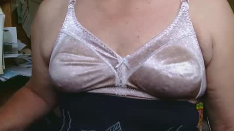 manwithboobs online show from 09/18/25, 06:32