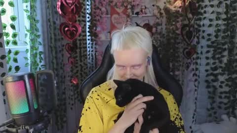 Sasha online show from 04/06/26, 01:01