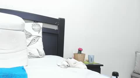 Mara online show from 04/17/26, 02:31