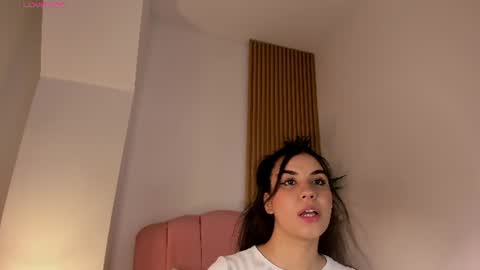 Snapshot of mara_betancurt chatting on 06/14/26, 08:22 Mara online show from 06/14/26, 08:22