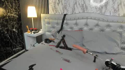 Mara  online show from 12/14/25, 03:45