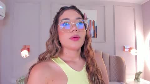 Snapshot of mara_brooks chatting on 01/19/25, 04:46 Mara online show from 01/19/25, 04:46