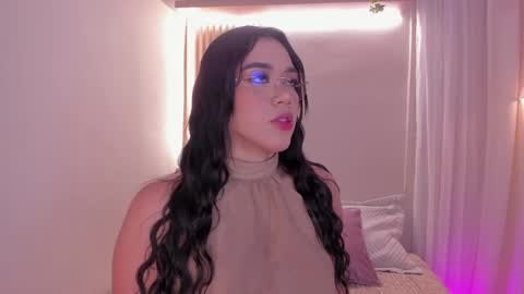 Snapshot of mara_brooks chatting on 11/12/25, 12:55 Mara online show from 11/12/25, 12:55