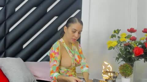 Mara  online show from 10/06/25, 08:06