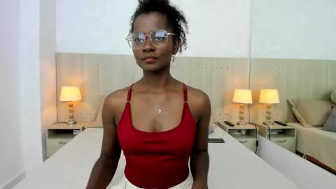 Mara Sinclair online show from 06/03/26, 07:19