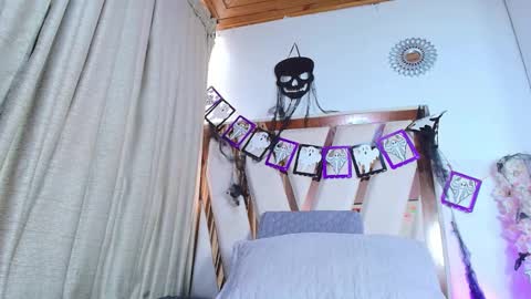 maraa_x online show from 10/29/25, 07:37