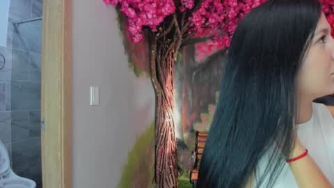 Mara Hanson online show from 12/17/25, 12:00