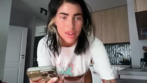 Marakuia online show from 11/15/25, 08:00