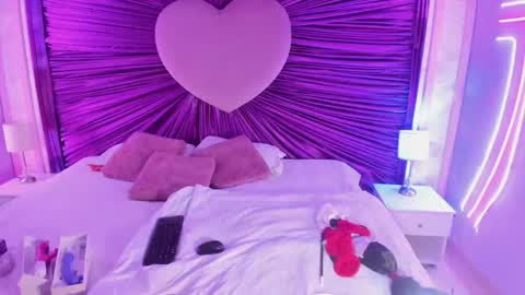 maralinette22 online show from 11/02/25, 11:01