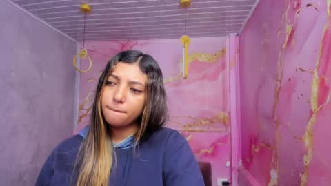 Snapshot of maraluna_ chatting on 06/05/26, 12:00 Maraluna online show from 06/05/26, 12:00