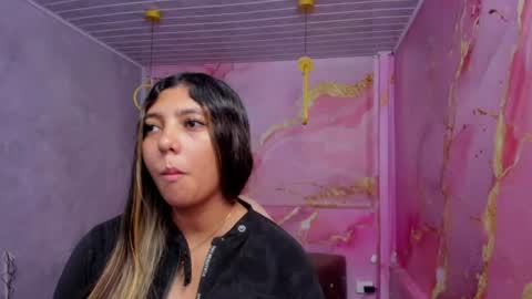 Snapshot of maraluna_ chatting on 07/15/26, 01:38 Maraluna online show from 07/15/26, 01:38