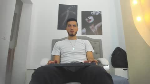 Marc Ruffalo online show from 03/01/26, 04:42