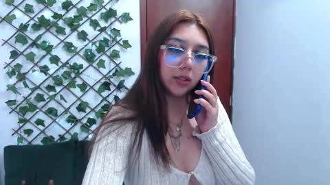 Snapshot of marce_bunny chatting on 01/08/26, 09:50 Marcela online show from 01/08/26, 09:50