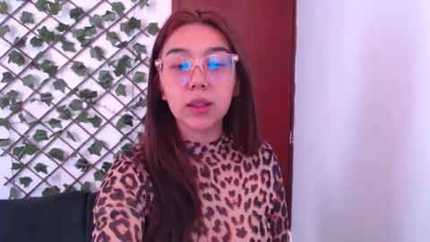 Snapshot of marce_bunny chatting on 01/09/26, 03:26 Marcela online show from 01/09/26, 03:26