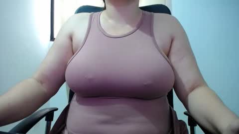 Snapshot of marcela_rogers chatting on 05/27/26, 11:18 marcela rogers online show from 05/27/26, 11:18