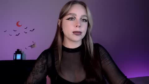 Snapshot of marceline_red chatting on 11/09/25, 05:11 Lady Marceline online show from 11/09/25, 05:11