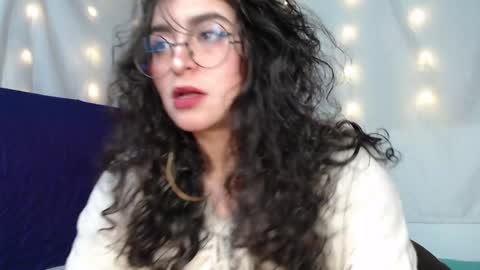 Snapshot of marceline_uu chatting on 12/19/24, 06:56 M A R C I online show from 12/19/24, 06:56
