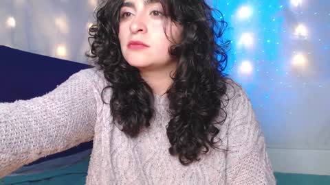 Snapshot of marceline_uu chatting on 12/21/24, 06:12 M A R C I online show from 12/21/24, 06:12
