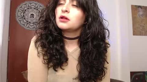 Snapshot of marceline_uu chatting on 02/06/25, 07:40 M A R C I online show from 02/06/25, 07:40