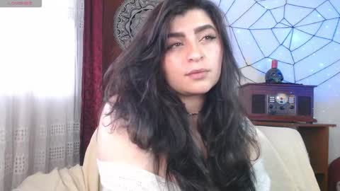Snapshot of marceline_uu chatting on 10/22/25, 04:29 M A R C I online show from 10/22/25, 04:29