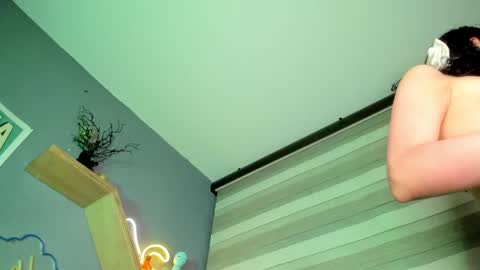 Snapshot of marcelinee__ chatting on 12/15/24, 11:23 Marce  online show from 12/15/24, 11:23