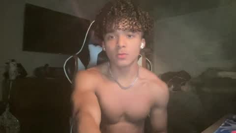 Snapshot of marcellorey chatting on 07/12/26, 07:32 poyzennus online show from 07/12/26, 07:32
