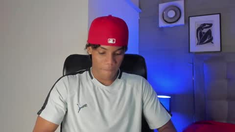 Snapshot of marcelo_dosantos77 chatting on 01/04/25, 07:44 MARCELO online show from 01/04/25, 07:44