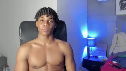 Snapshot of marcelo_dosantos77 chatting on 01/11/25, 05:20 MARCELO online show from 01/11/25, 05:20