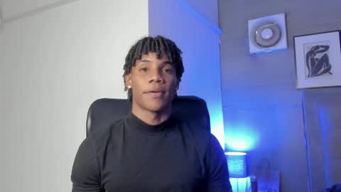 Snapshot of marcelo_dosantos77 chatting on 01/11/25, 11:13 MARCELO online show from 01/11/25, 11:13